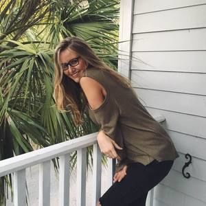 Meet your Posher, Stephanie